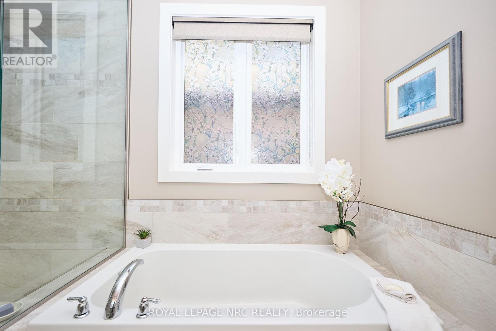 62 Rosewood Crescent, Pelham, Ontario  L0S 1E6 - Photo 38 - X12163036