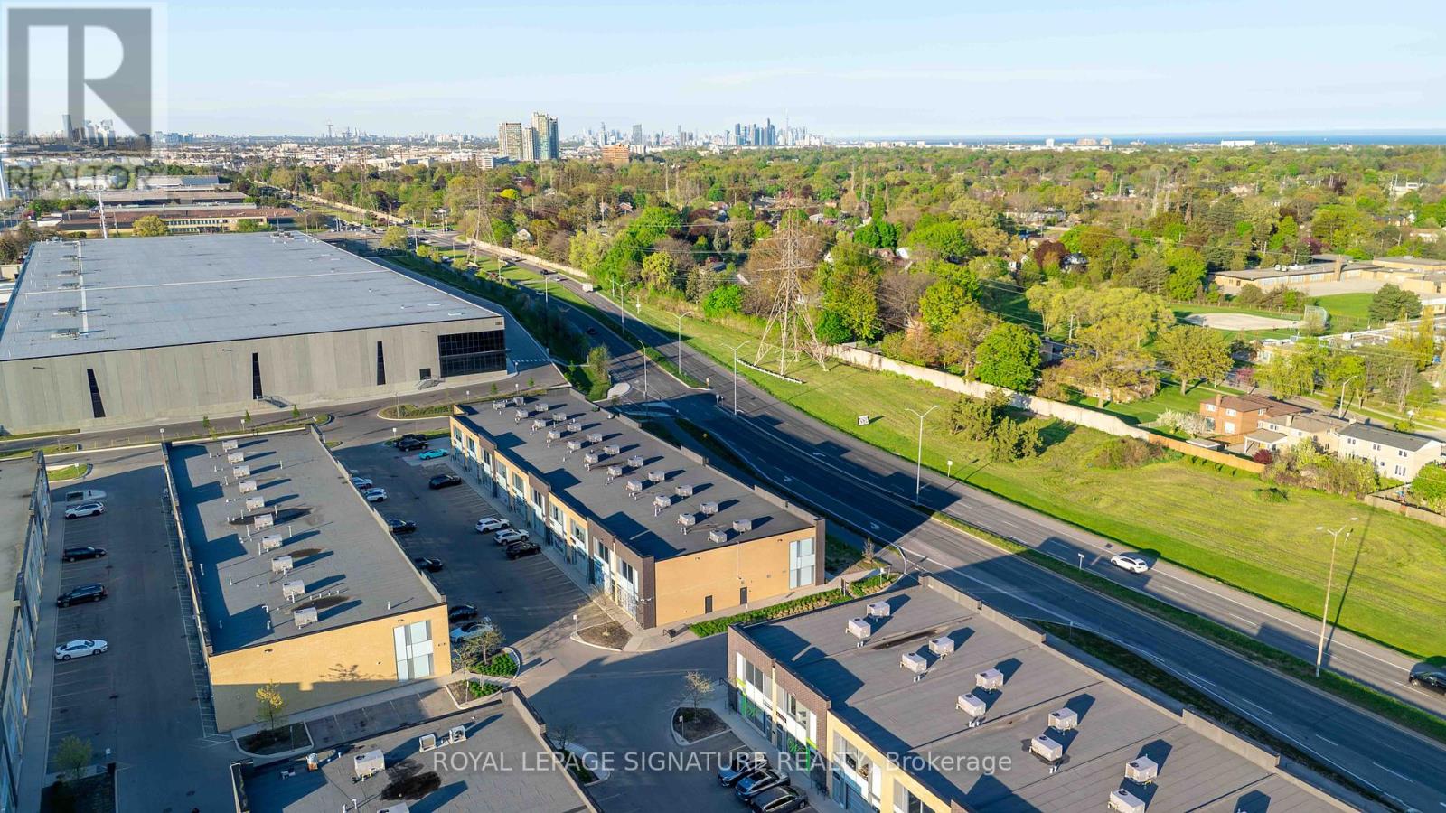 11a - 1235 Queensway E, Mississauga, Ontario  L4Y 0G4 - Photo 2 - W12163610