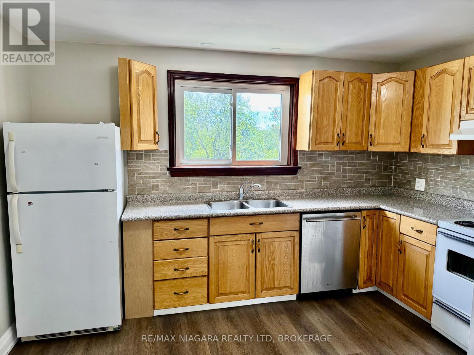4 - 9 Riverview Boulevard, St. Catharines (Glendale/glenridge), Ontario  L2T 3L5 - Photo 12 - X12163724