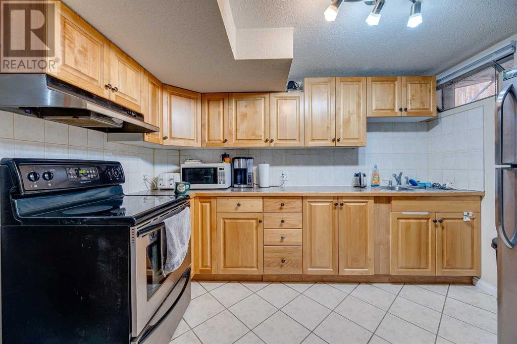 18 Scott, Red Deer, Alberta  T4N 0E5 - Photo 27 - A2223227