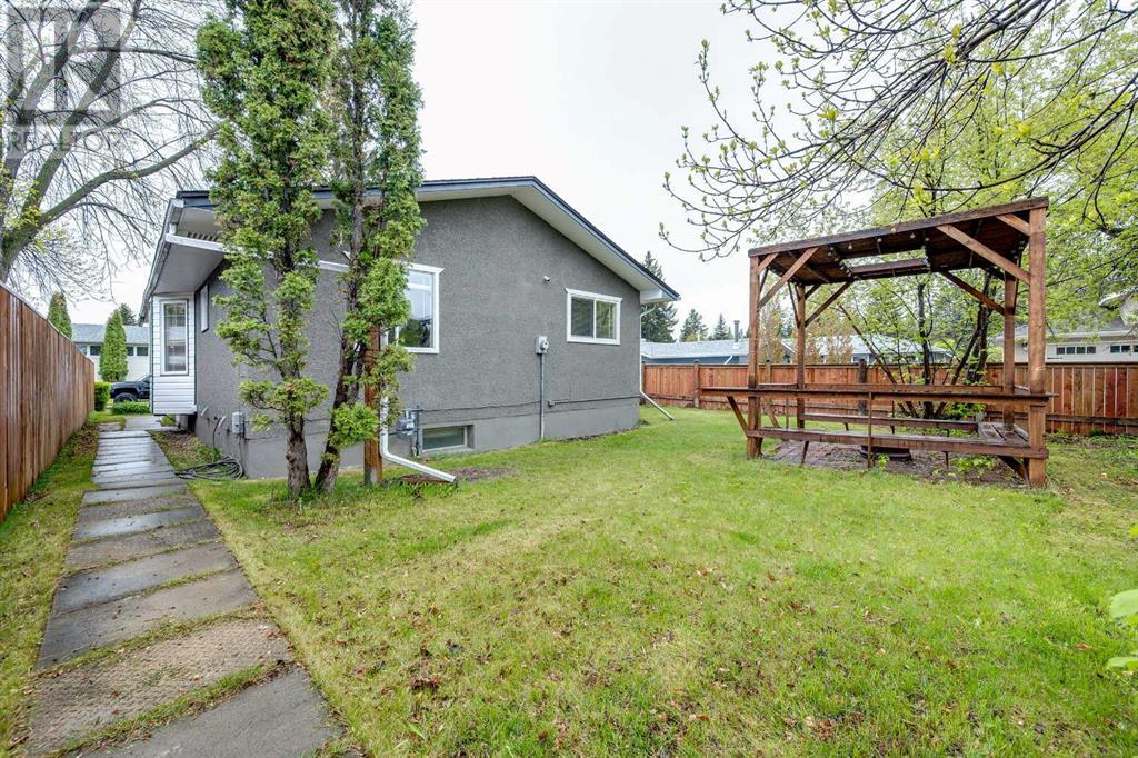 18 Scott, Red Deer, Alberta  T4N 0E5 - Photo 39 - A2223227