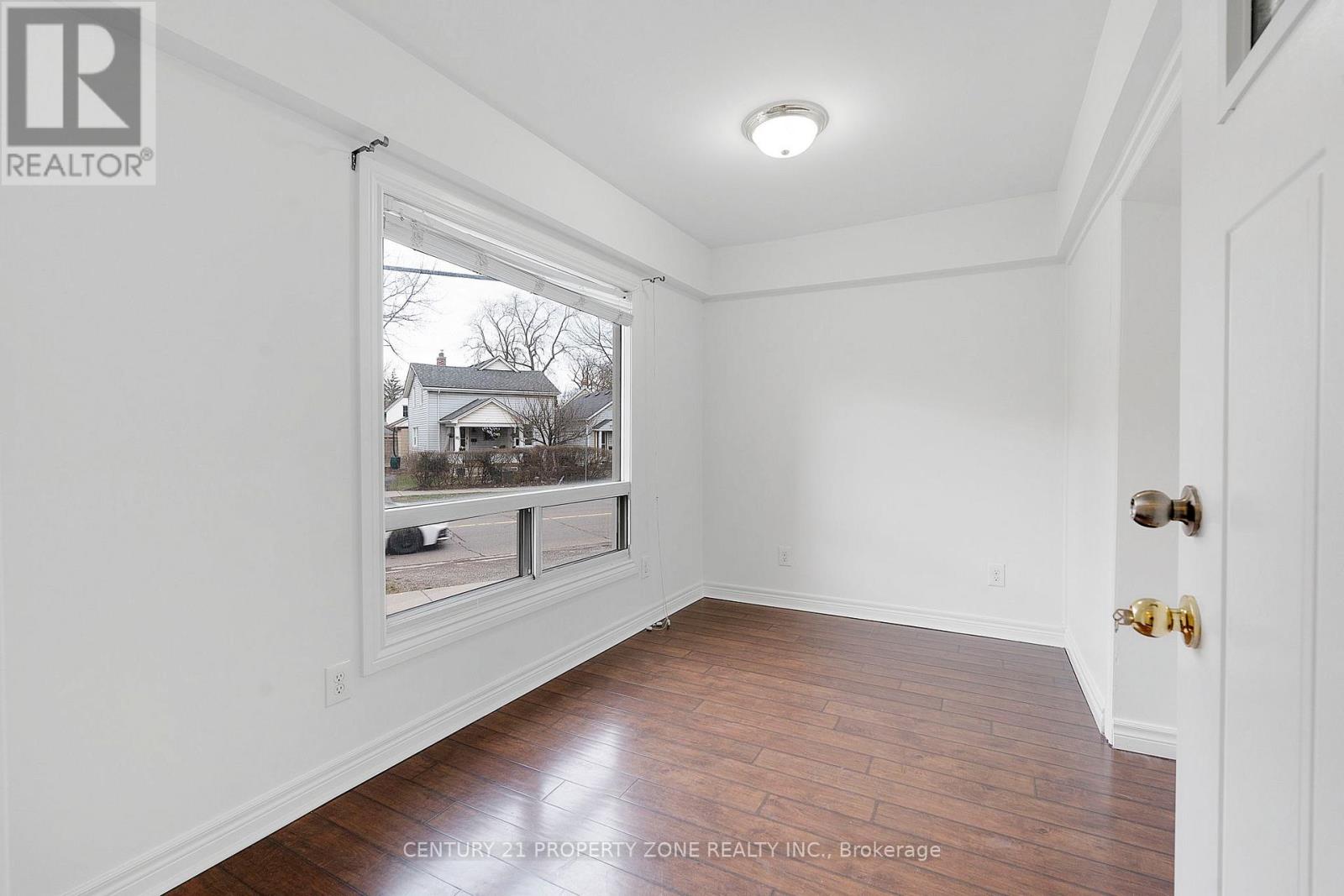 86 Welland Avenue, St. Catharines, Ontario  L2R 2N1 - Photo 10 - X12163604