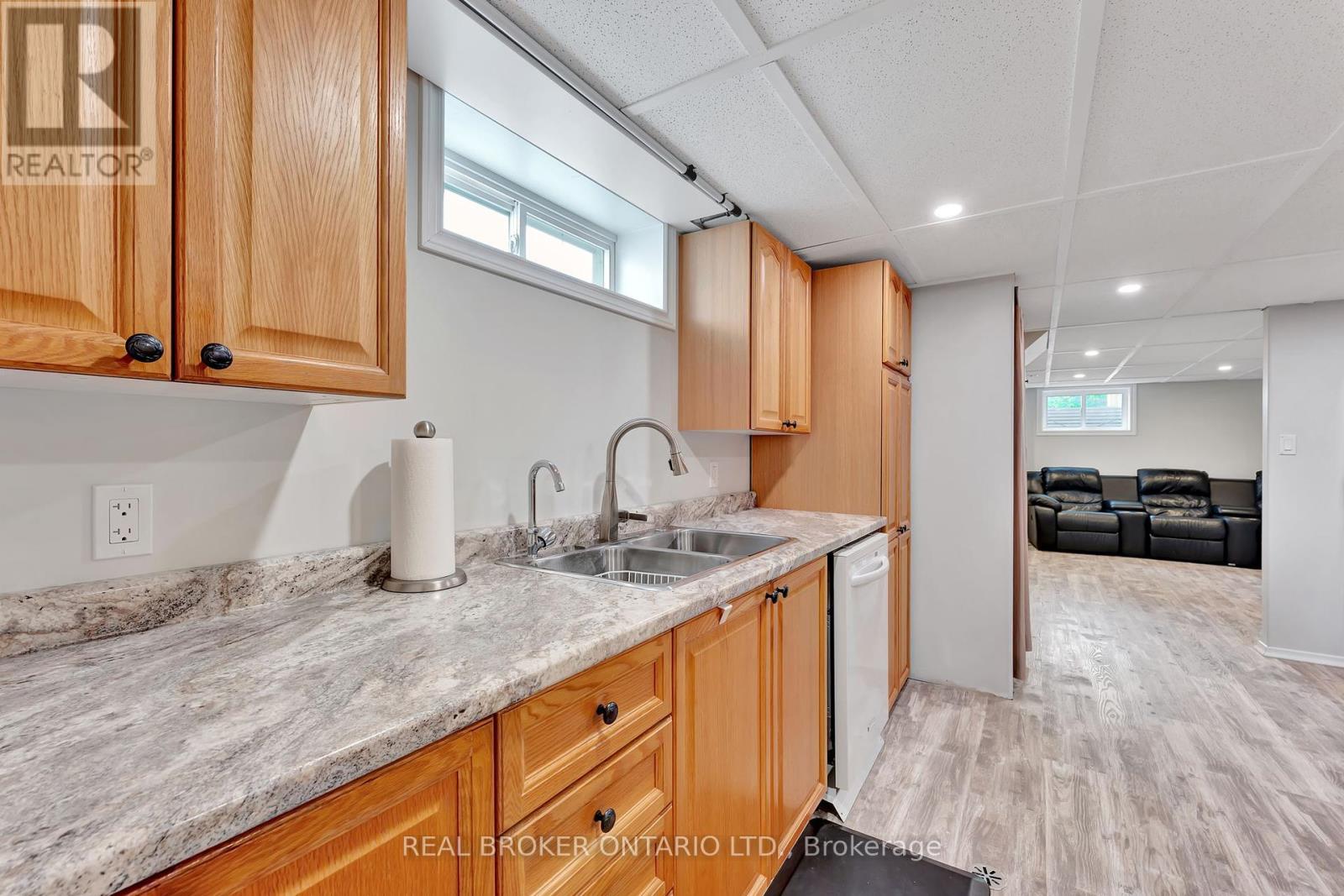 1017 Braeside Street, Woodstock, Ontario  N4S 4T3 - Photo 21 - X12163650