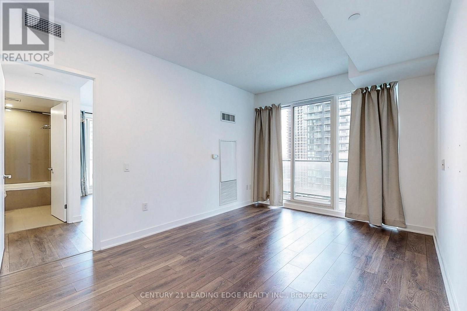2505 - 125 Blue Jays Way, Toronto, Ontario  M5V 0N5 - Photo 7 - C12163655