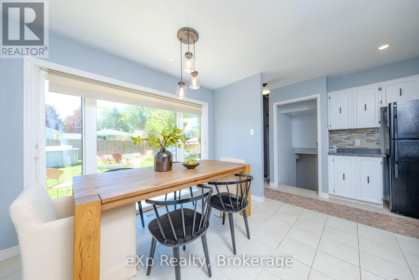 484 Falconer Street, Saugeen Shores, Ontario  N0H 2C2 - Photo 8 - X12163745