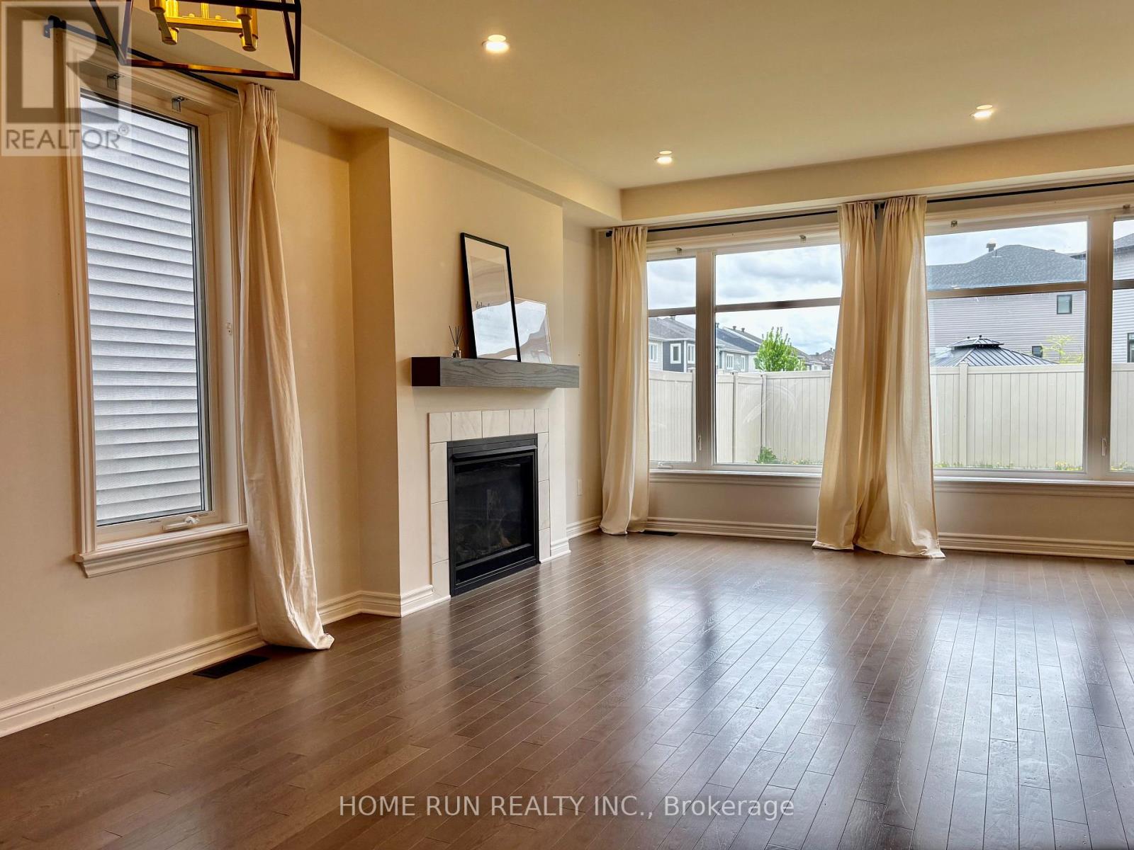 535 Honeylocust Avenue, Ottawa, Ontario  K2V 0L8 - Photo 4 - X12163679