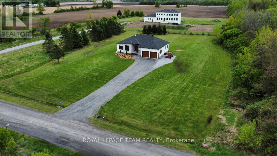 11592 Armstrong Road, North Dundas, Ontario  K0C 2K0 - Photo 25 - X12163017