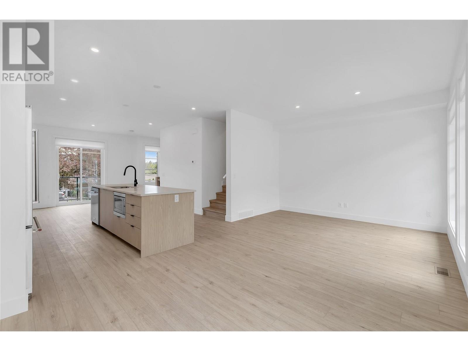 1455 Cara Glen Court Unit# 128, Kelowna, British Columbia  V1V 3B8 - Photo 4 - 10339831