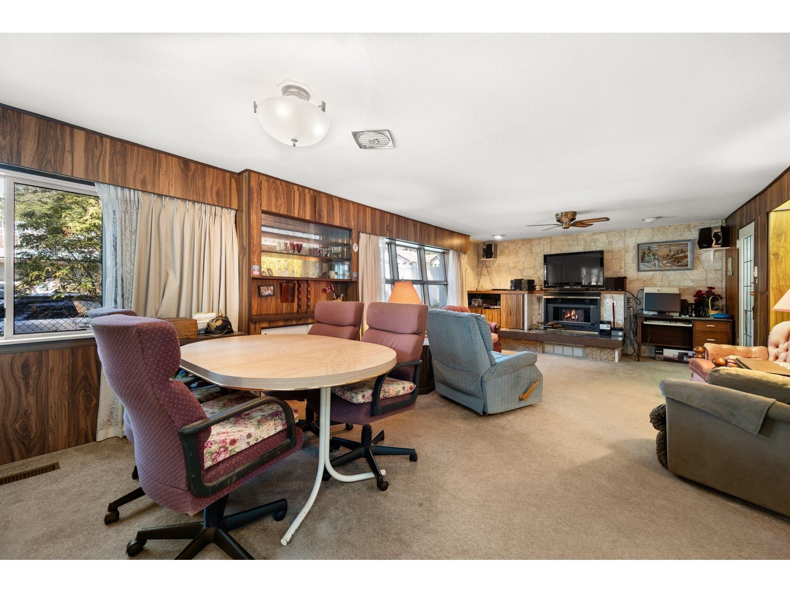 Property at 363 PINE STREET image 3