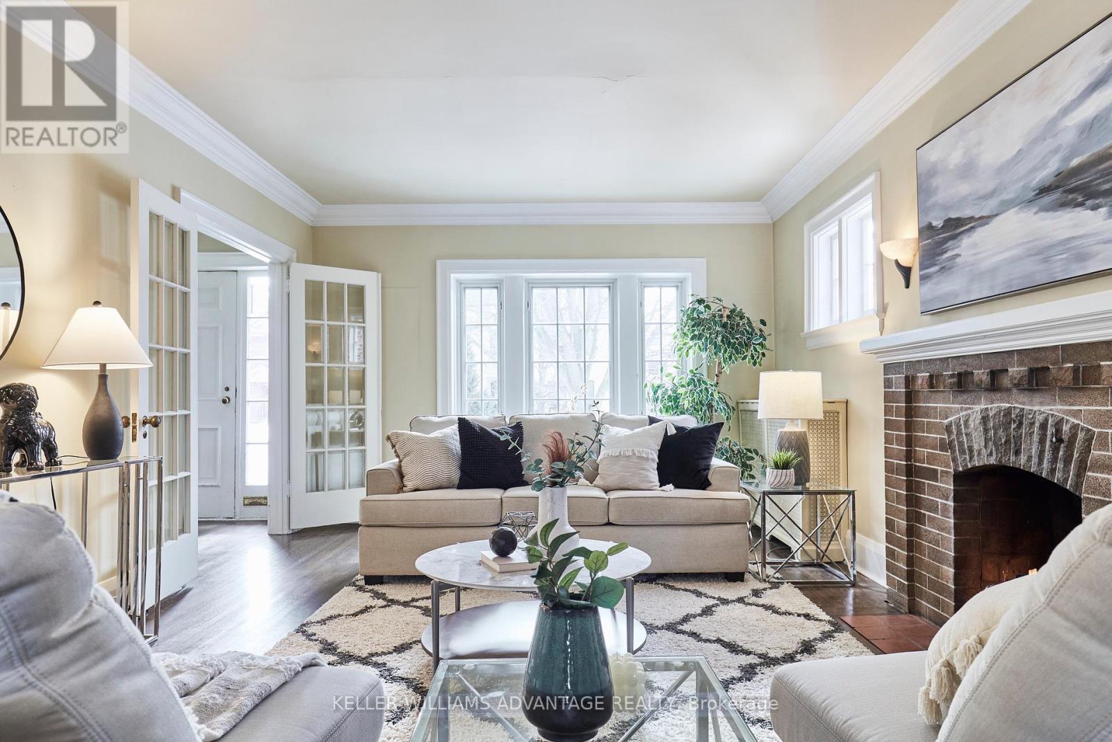 Property at 210 GLENCAIRN AVENUE image 4