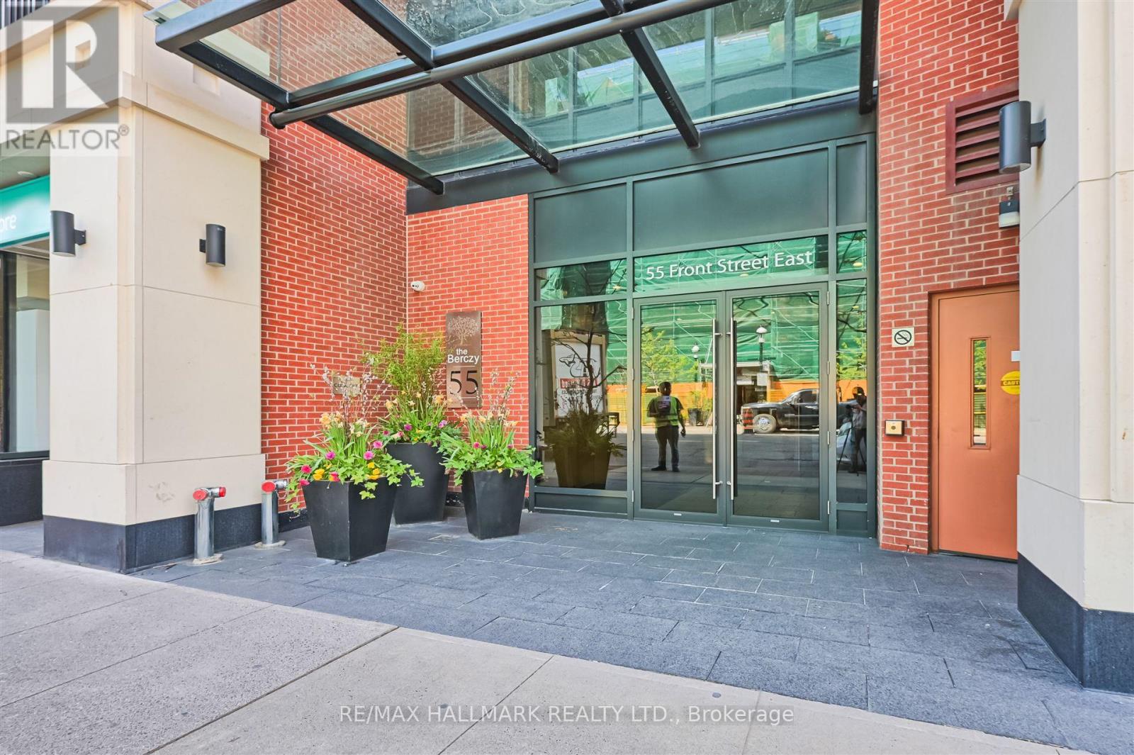 415 - 55 Front Street E, Toronto, Ontario  M5E 1B3 - Photo 2 - C12163721