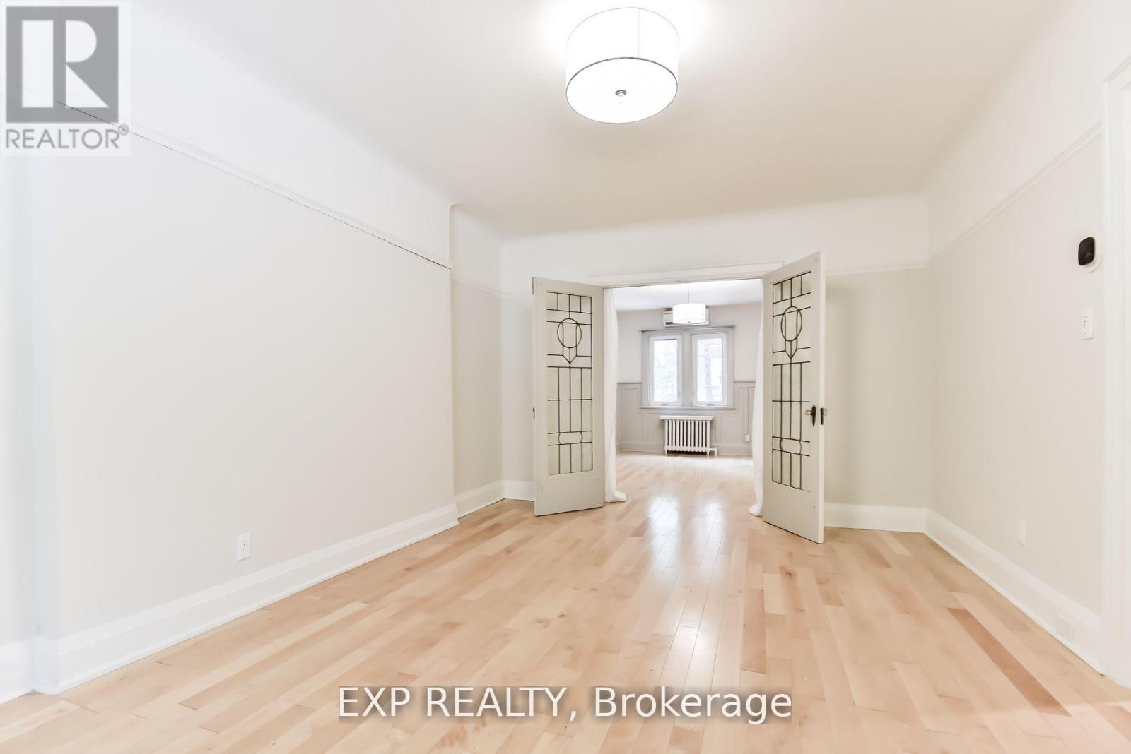 360 Roxton Road, Toronto, Ontario  M6G 3R2 - Photo 17 - C12163726