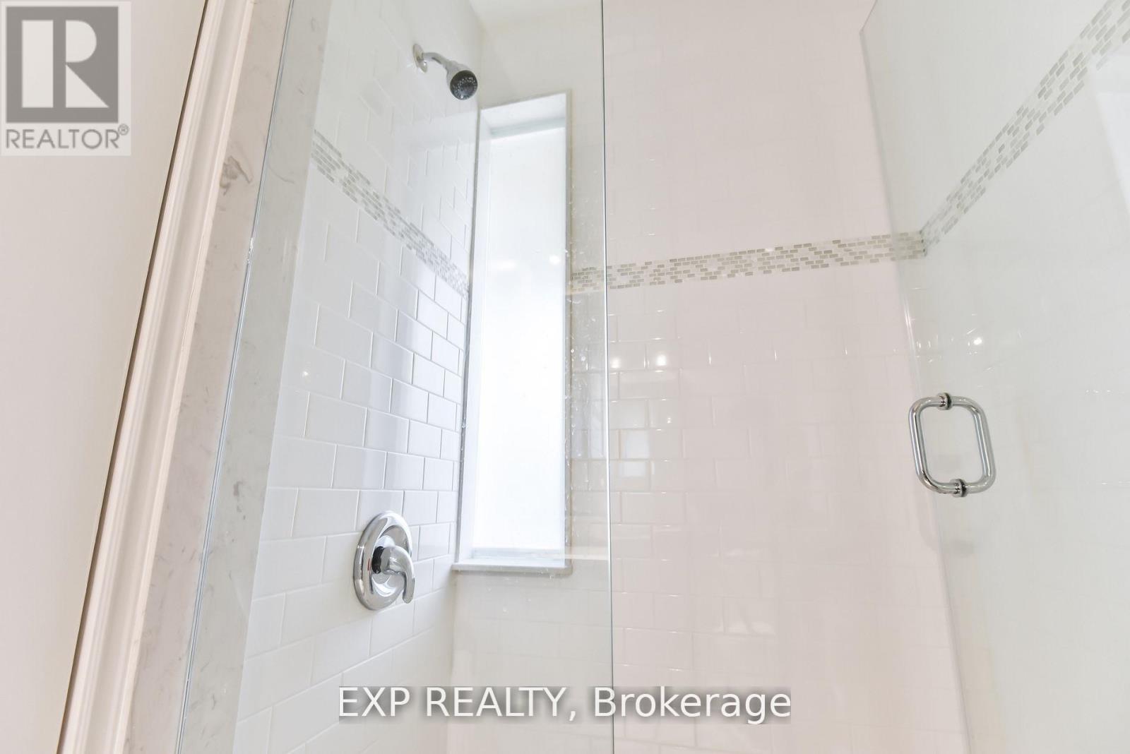 360 Roxton Road, Toronto, Ontario  M6G 3R2 - Photo 19 - C12163726