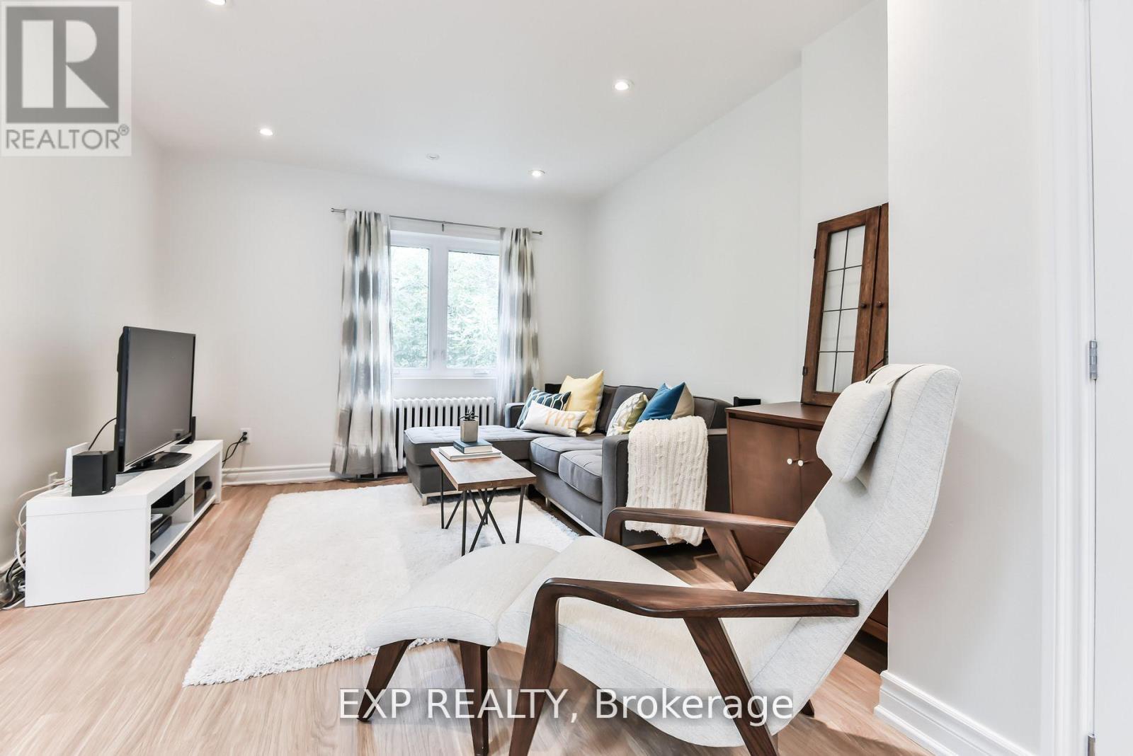 360 Roxton Road, Toronto, Ontario  M6G 3R2 - Photo 2 - C12163726