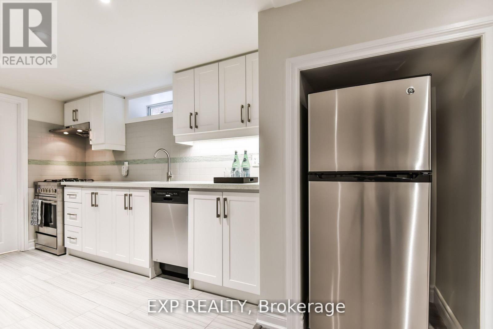 360 Roxton Road, Toronto, Ontario  M6G 3R2 - Photo 22 - C12163726