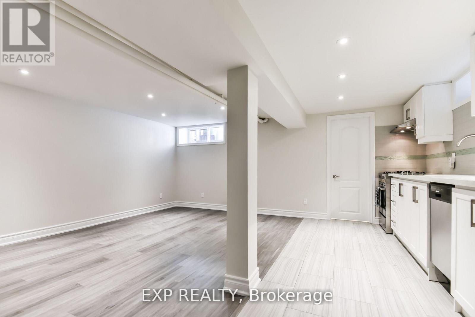 360 Roxton Road, Toronto, Ontario  M6G 3R2 - Photo 23 - C12163726