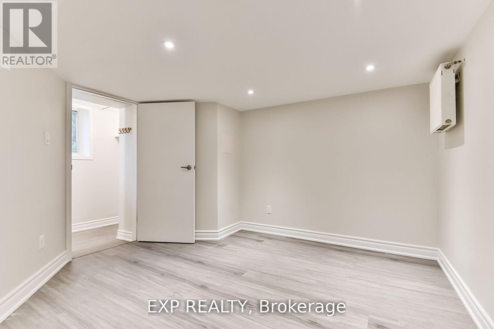 360 Roxton Road, Toronto, Ontario  M6G 3R2 - Photo 24 - C12163726