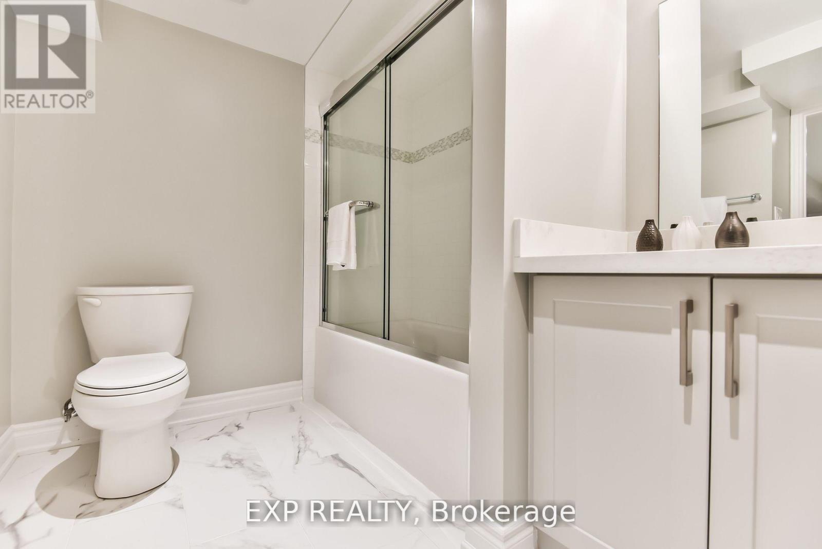 360 Roxton Road, Toronto, Ontario  M6G 3R2 - Photo 25 - C12163726