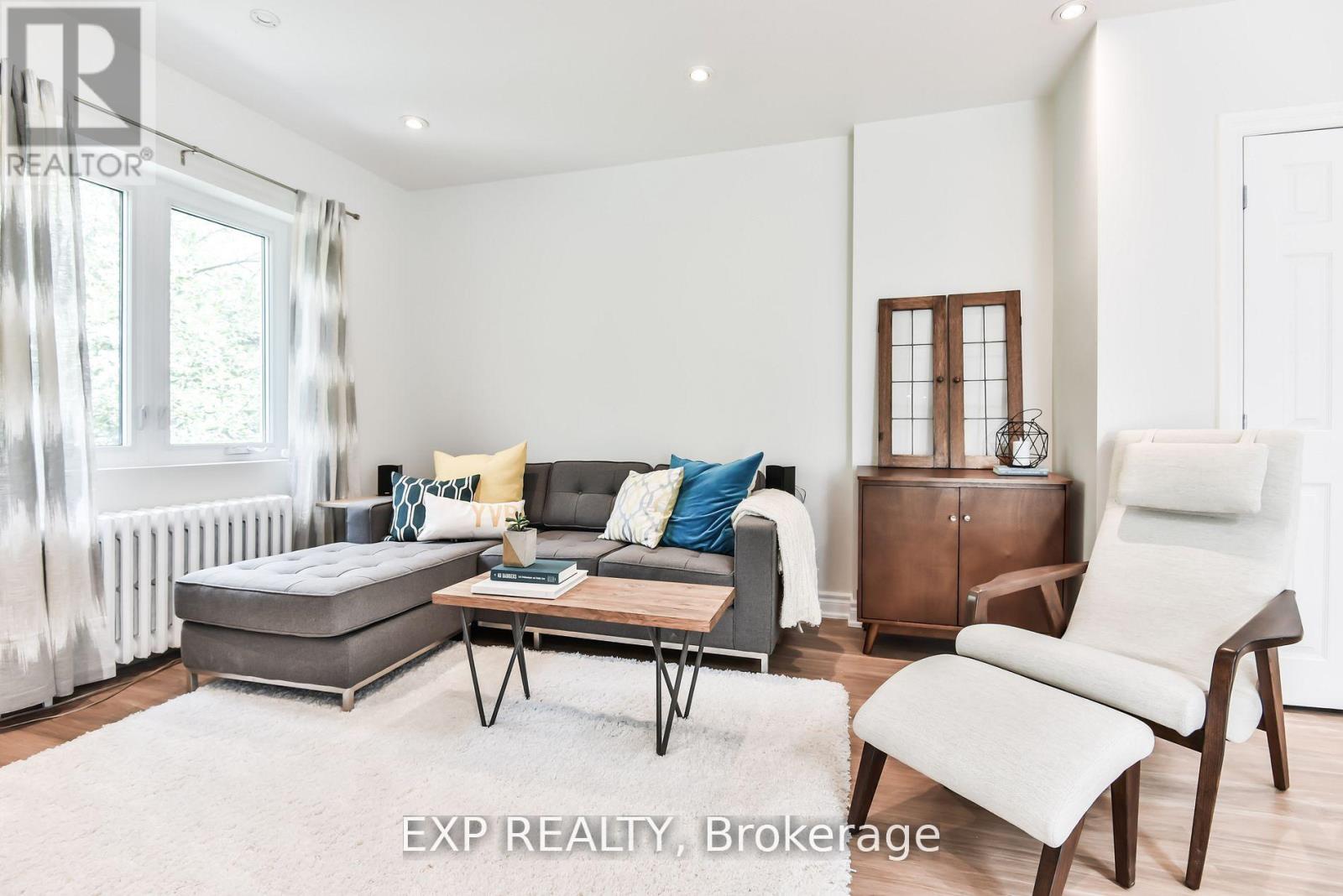 360 Roxton Road, Toronto, Ontario  M6G 3R2 - Photo 4 - C12163726