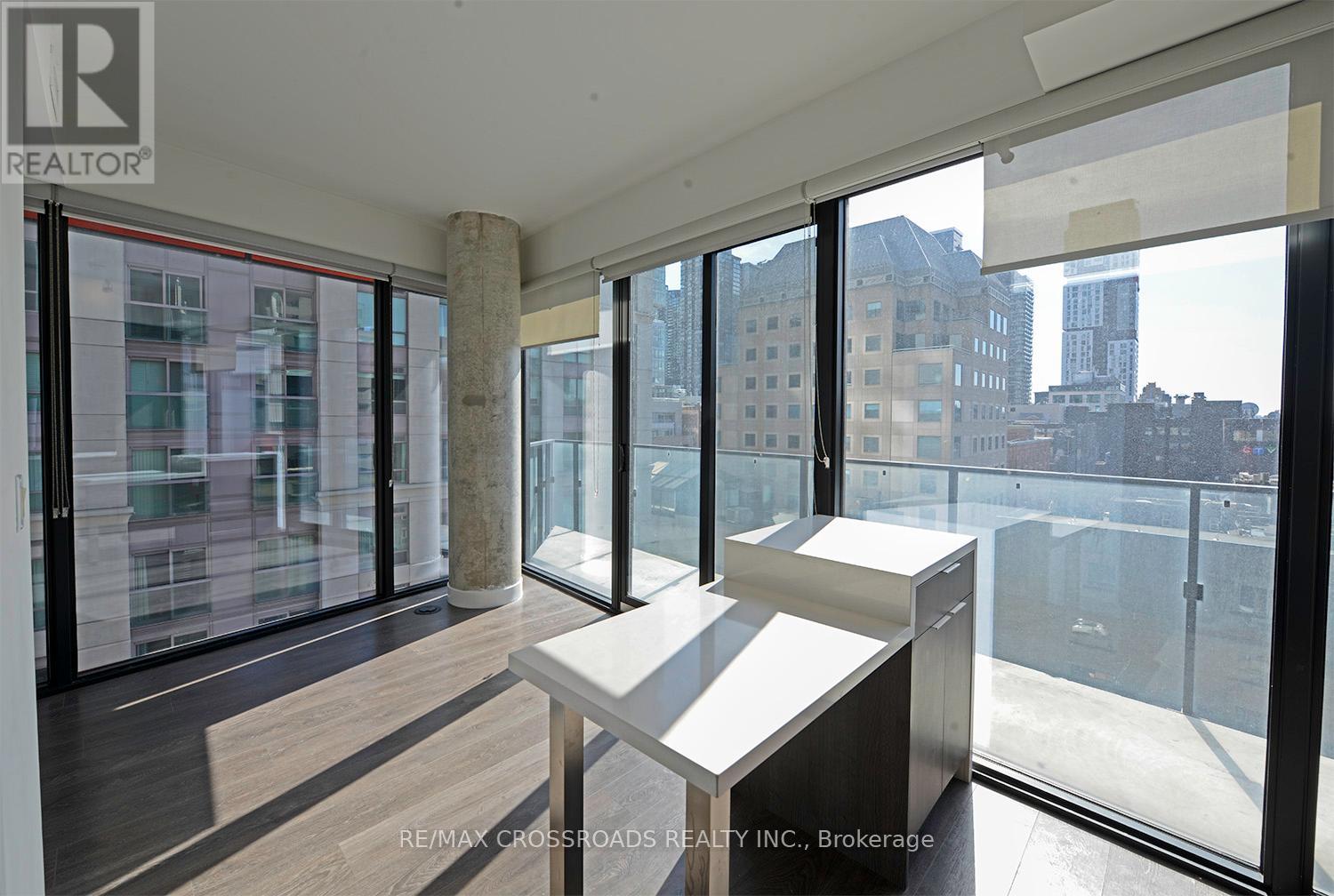 701 - 215 Queen Street W, Toronto, Ontario  M5V 0P5 - Photo 5 - C12163751
