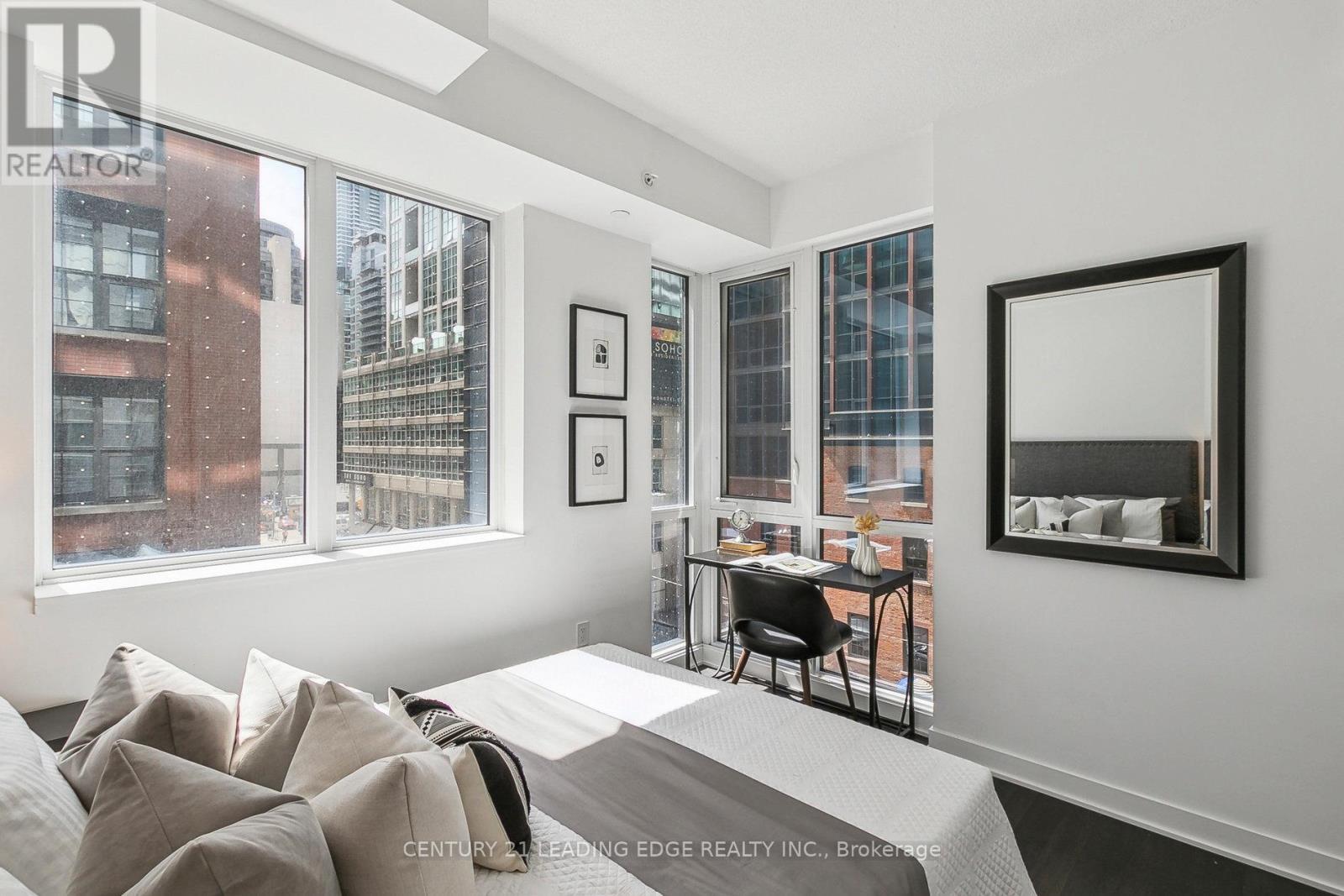 519 - 115 Blue Jays Way, Toronto, Ontario  M5V 0N4 - Photo 6 - C12163814