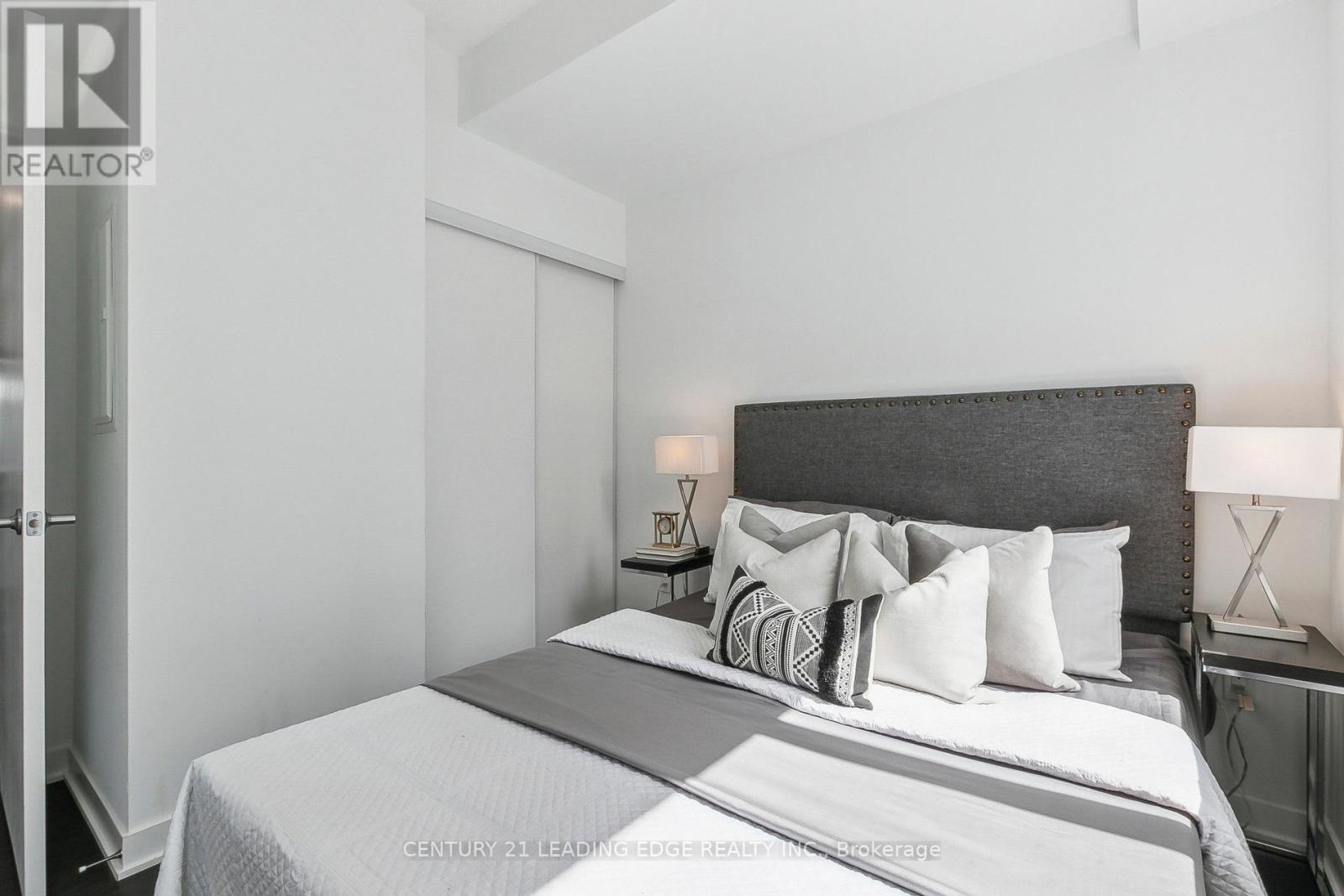 519 - 115 Blue Jays Way, Toronto, Ontario  M5V 0N4 - Photo 7 - C12163814