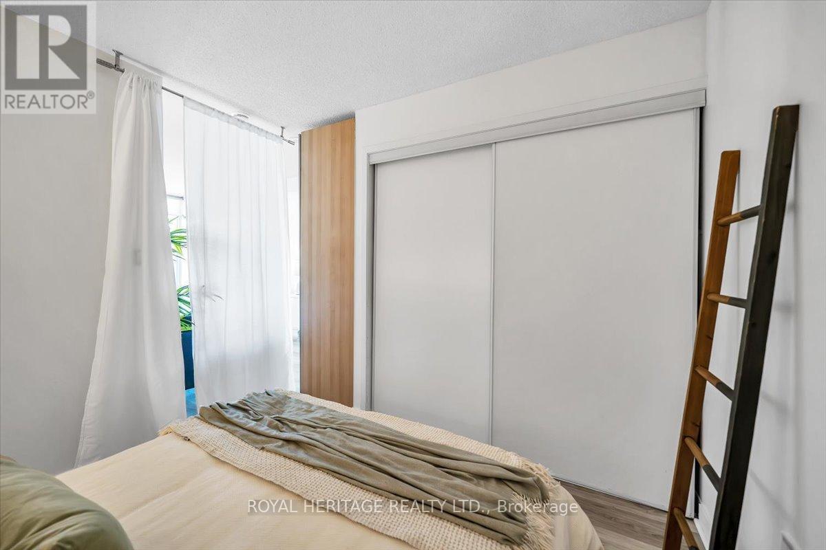 1105 - 11 Brunel Court, Toronto, Ontario  M5V 3Y3 - Photo 25 - C12163822
