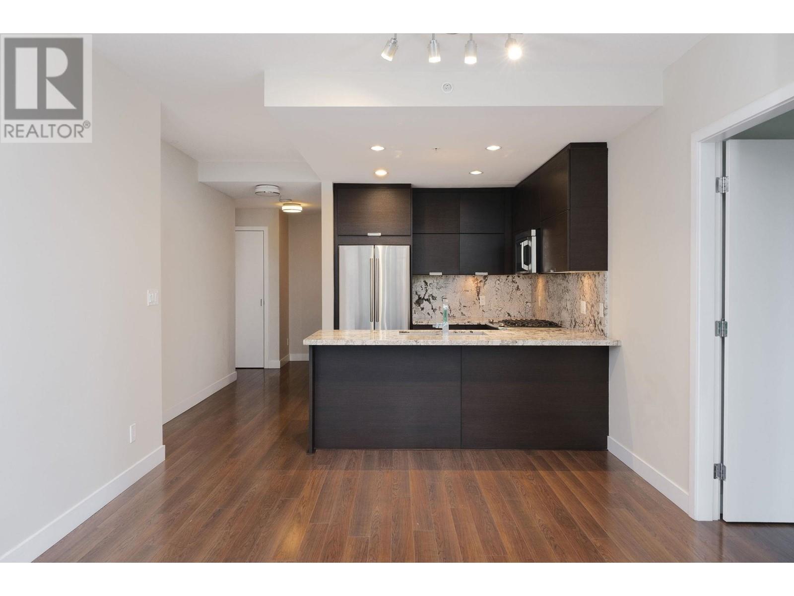 207 2077 ROSSER AVENUE, burnaby, British Columbia V5C0G6