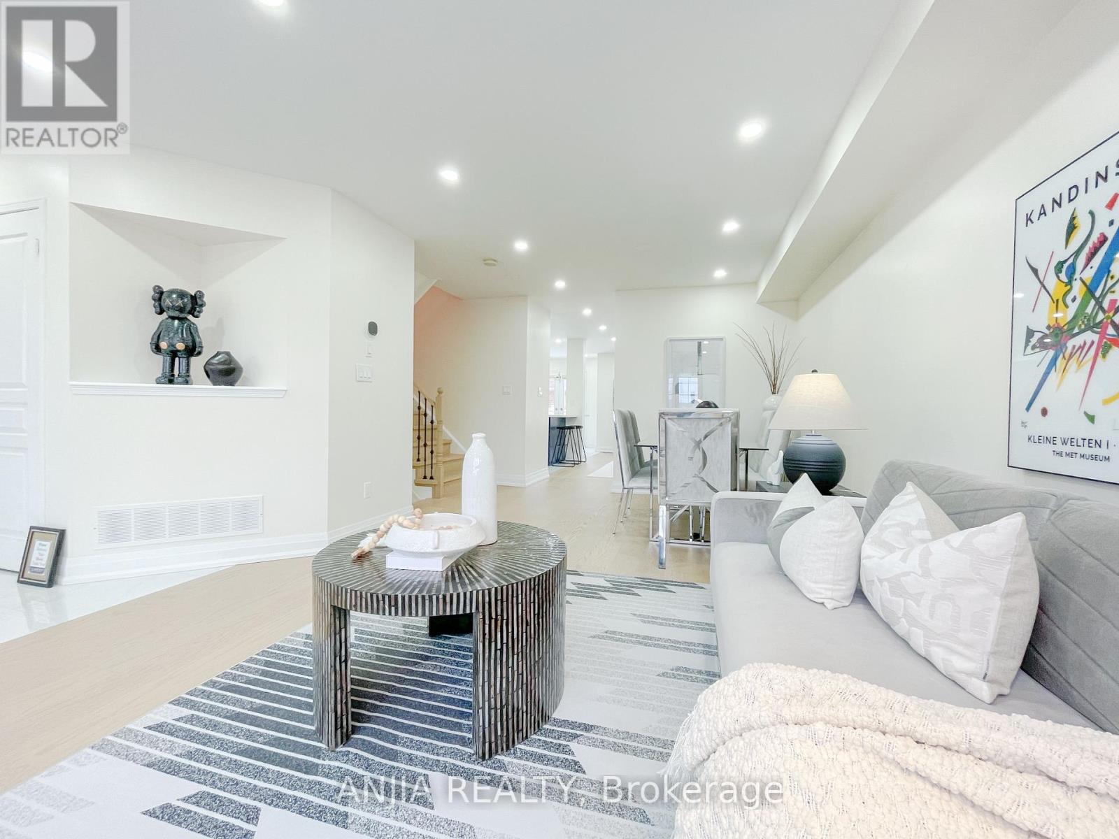 2330 Bur Oak Avenue, Markham, Ontario  L6E 1L7 - Photo 4 - N12163676