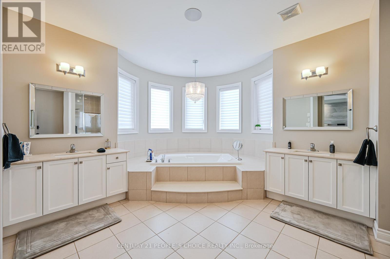 39 Munsie Drive, King, Ontario  L7B 0N8 - Photo 25 - N12163765