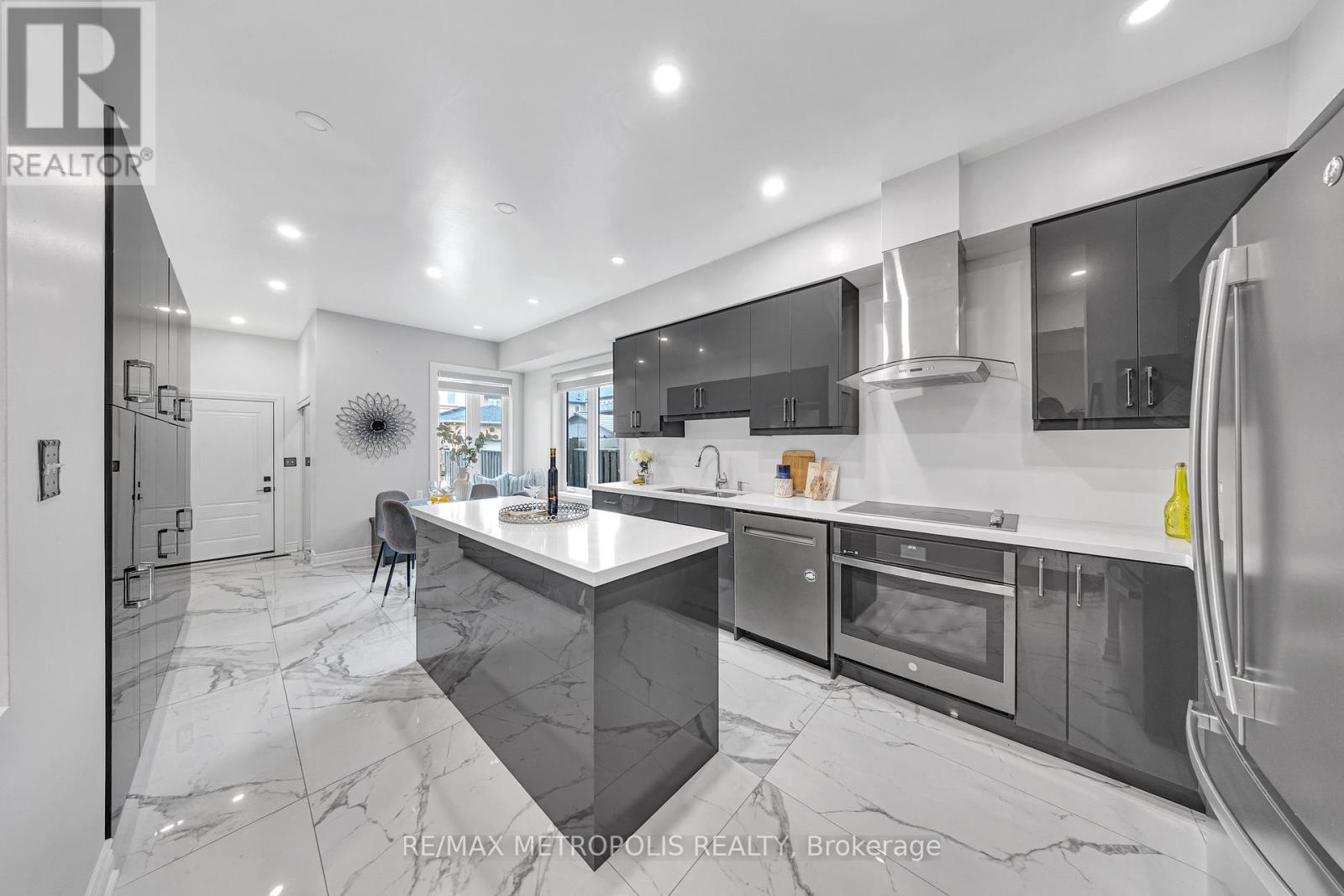 10 Snowcreek Street, Markham, Ontario  L6B 0K5 - Photo 11 - N12163820