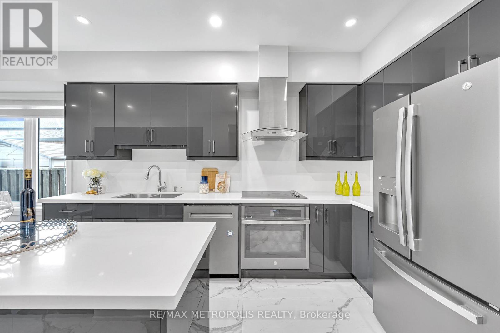 10 Snowcreek Street, Markham, Ontario  L6B 0K5 - Photo 12 - N12163820