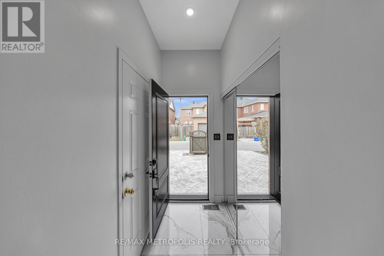 10 Snowcreek Street, Markham, Ontario  L6B 0K5 - Photo 17 - N12163820
