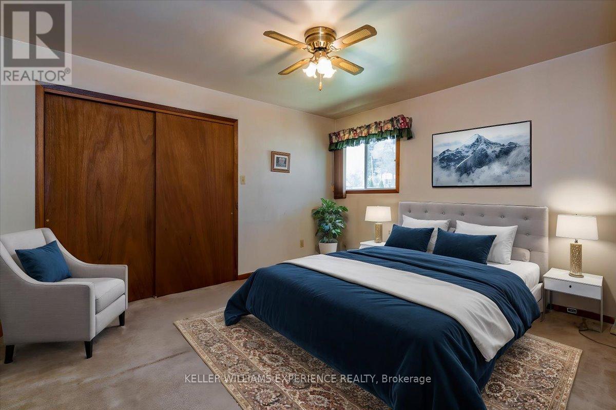 2225 Lakeshore Road E, Oro-Medonte, Ontario  L0L 1T0 - Photo 25 - S12163801
