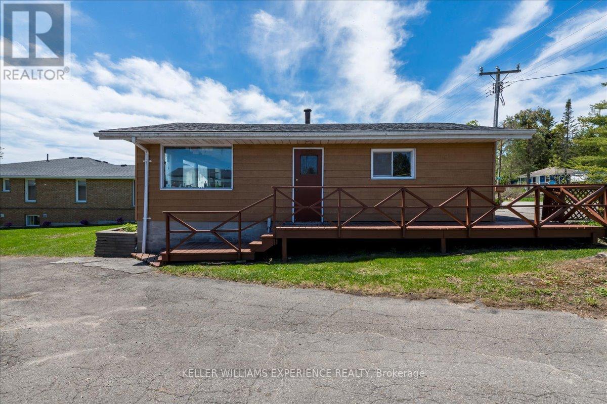 2225 Lakeshore Road E, Oro-Medonte, Ontario  L0L 1T0 - Photo 33 - S12163801