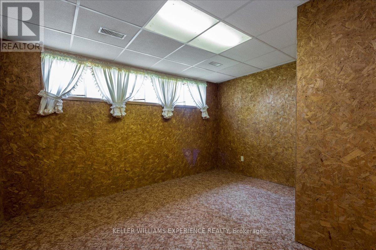 2225 Lakeshore Road E, Oro-Medonte, Ontario  L0L 1T0 - Photo 47 - S12163801