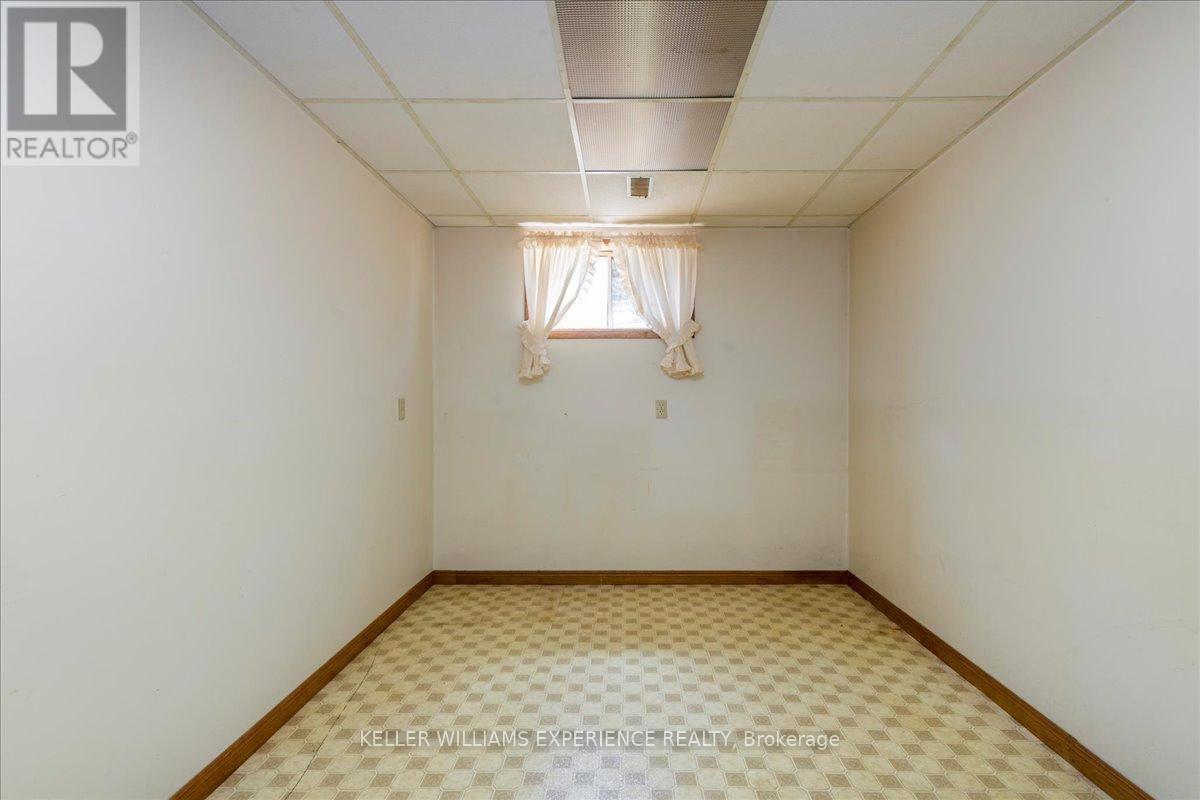 2225 Lakeshore Road E, Oro-Medonte, Ontario  L0L 1T0 - Photo 48 - S12163801
