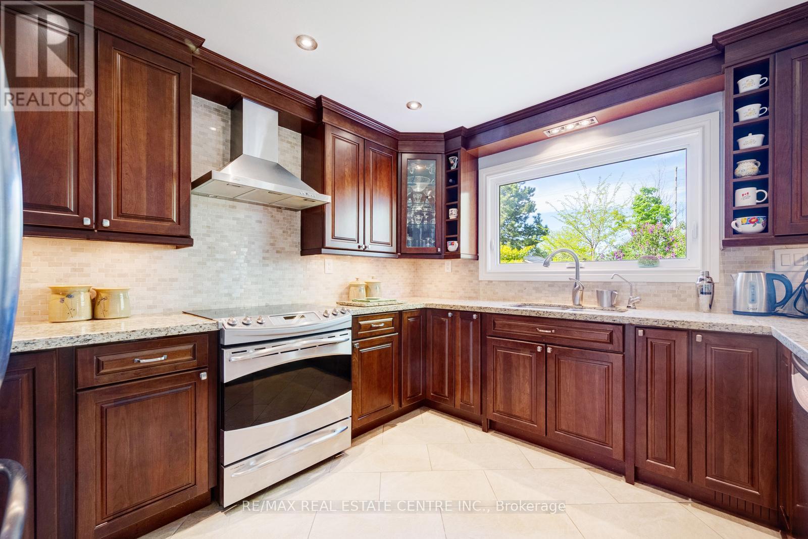 6539 Edenwood Drive, Mississauga, Ontario  L5N 3H2 - Photo 17 - W12163670
