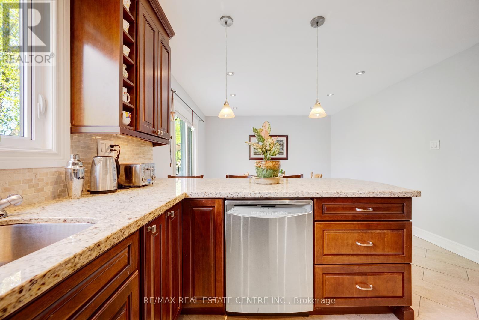 6539 Edenwood Drive, Mississauga, Ontario  L5N 3H2 - Photo 20 - W12163670