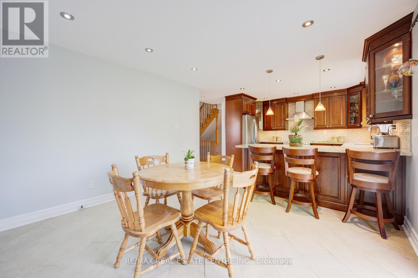 6539 Edenwood Drive, Mississauga, Ontario  L5N 3H2 - Photo 24 - W12163670