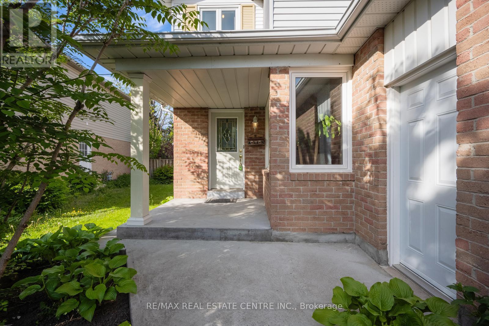 6539 Edenwood Drive, Mississauga, Ontario  L5N 3H2 - Photo 4 - W12163670