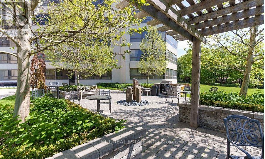 1705 - 1300 Bloor Street, Mississauga, Ontario  L4Y 3Z2 - Photo 3 - W12163671