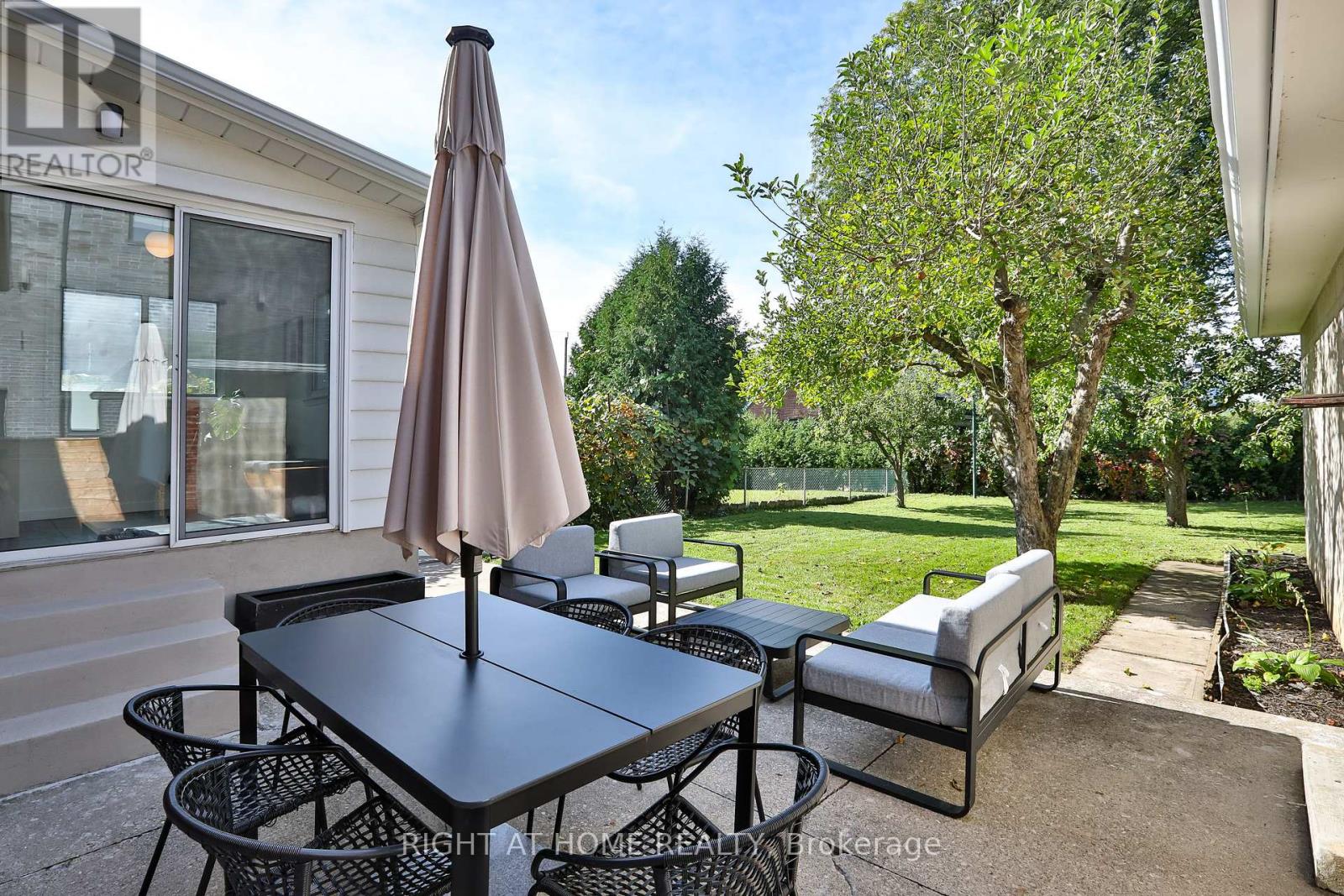 20 Amesbury Drive, Toronto, Ontario  M6M 4H4 - Photo 37 - W12163687