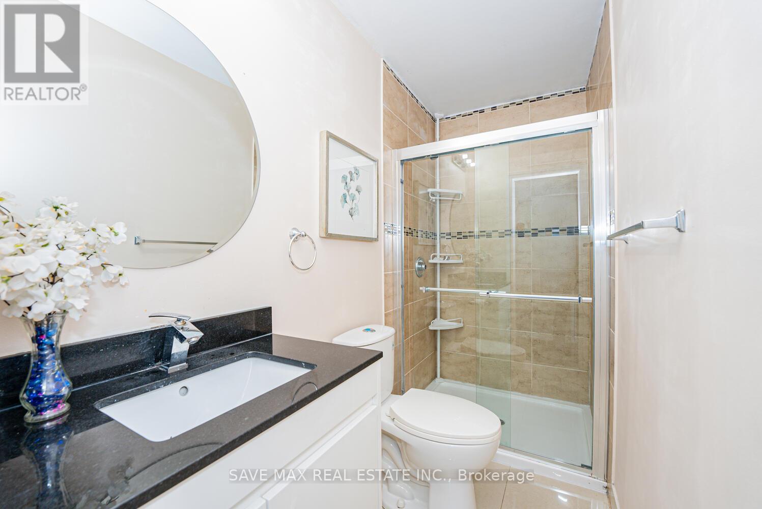 18 Northwood Drive, Brampton, Ontario  L6X 2L2 - Photo 15 - W12163697