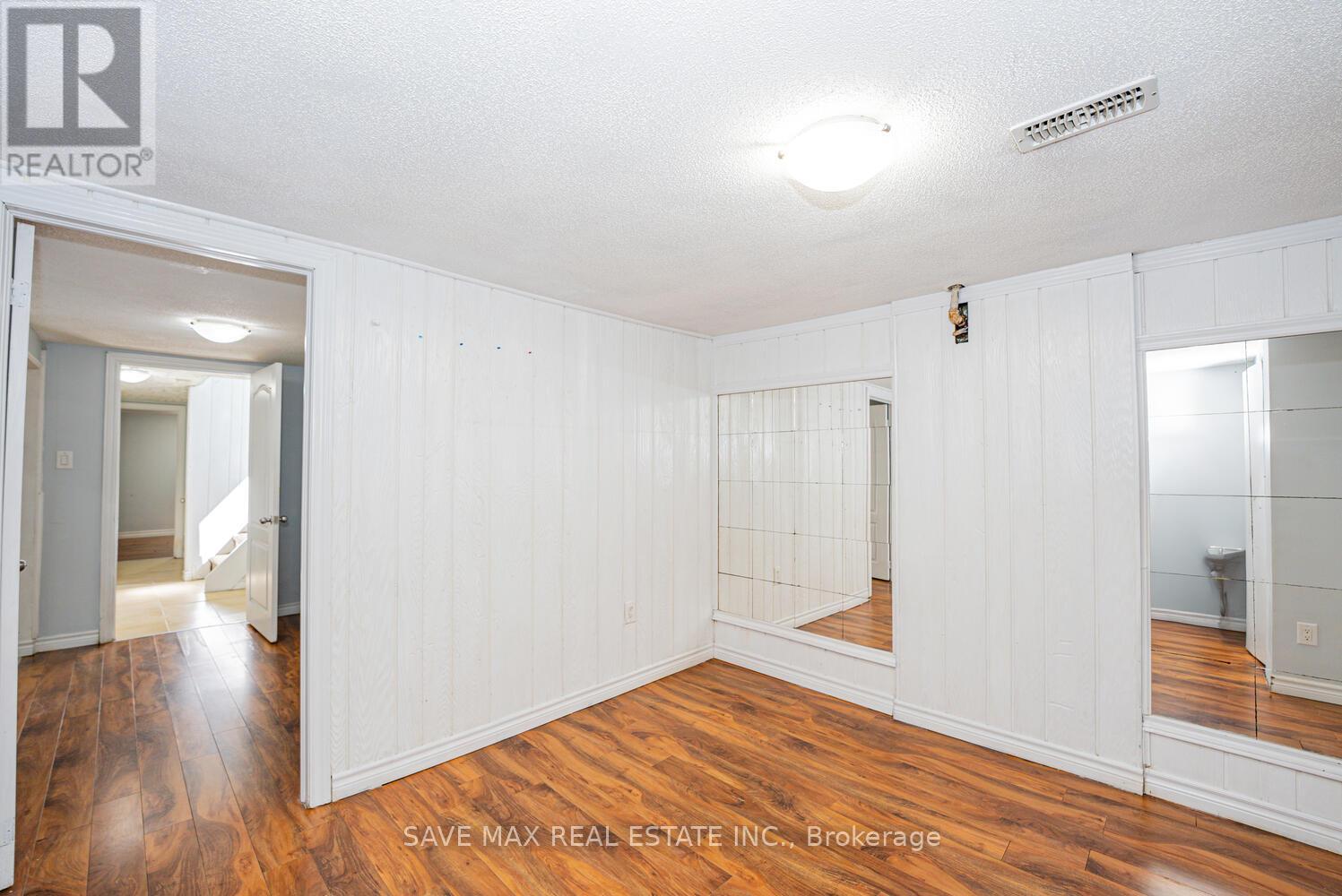 18 Northwood Drive, Brampton, Ontario  L6X 2L2 - Photo 32 - W12163697