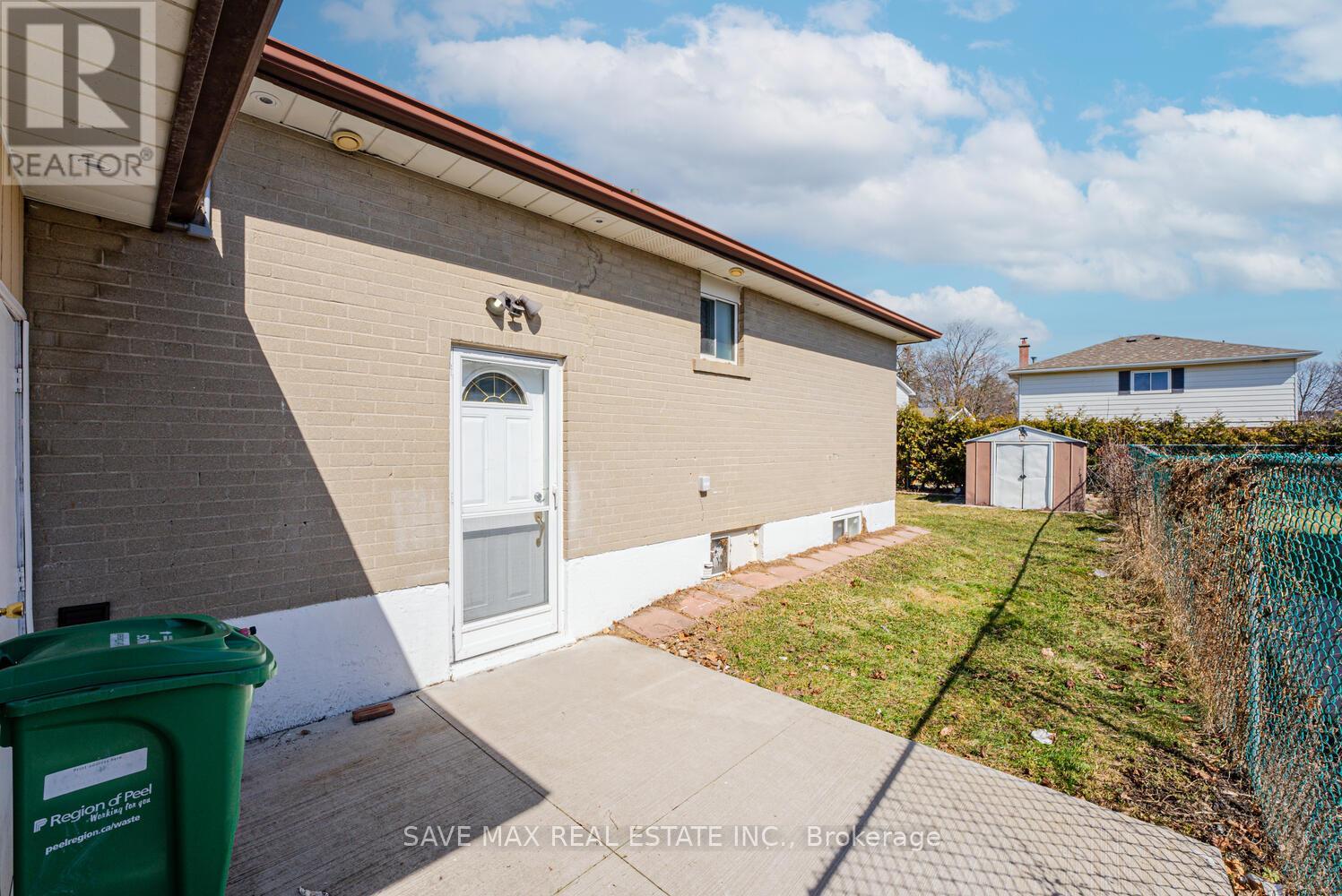 18 Northwood Drive, Brampton, Ontario  L6X 2L2 - Photo 47 - W12163697