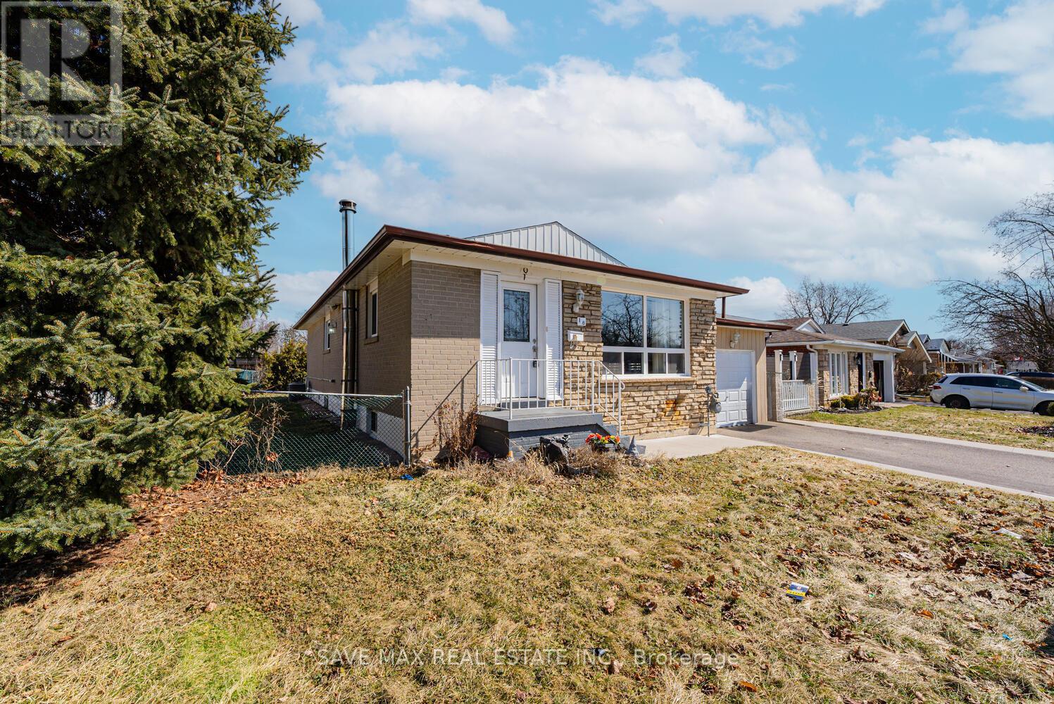 18 Northwood Drive, Brampton, Ontario  L6X 2L2 - Photo 6 - W12163697