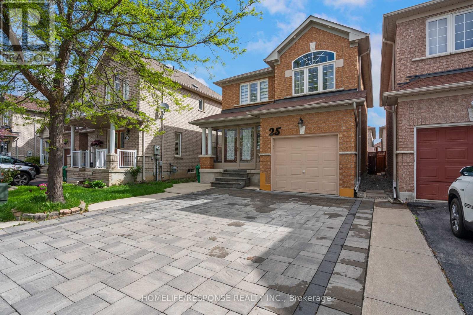 25 Treasure Drive, Brampton, Ontario  L7A 3L1 - Photo 2 - W12163719