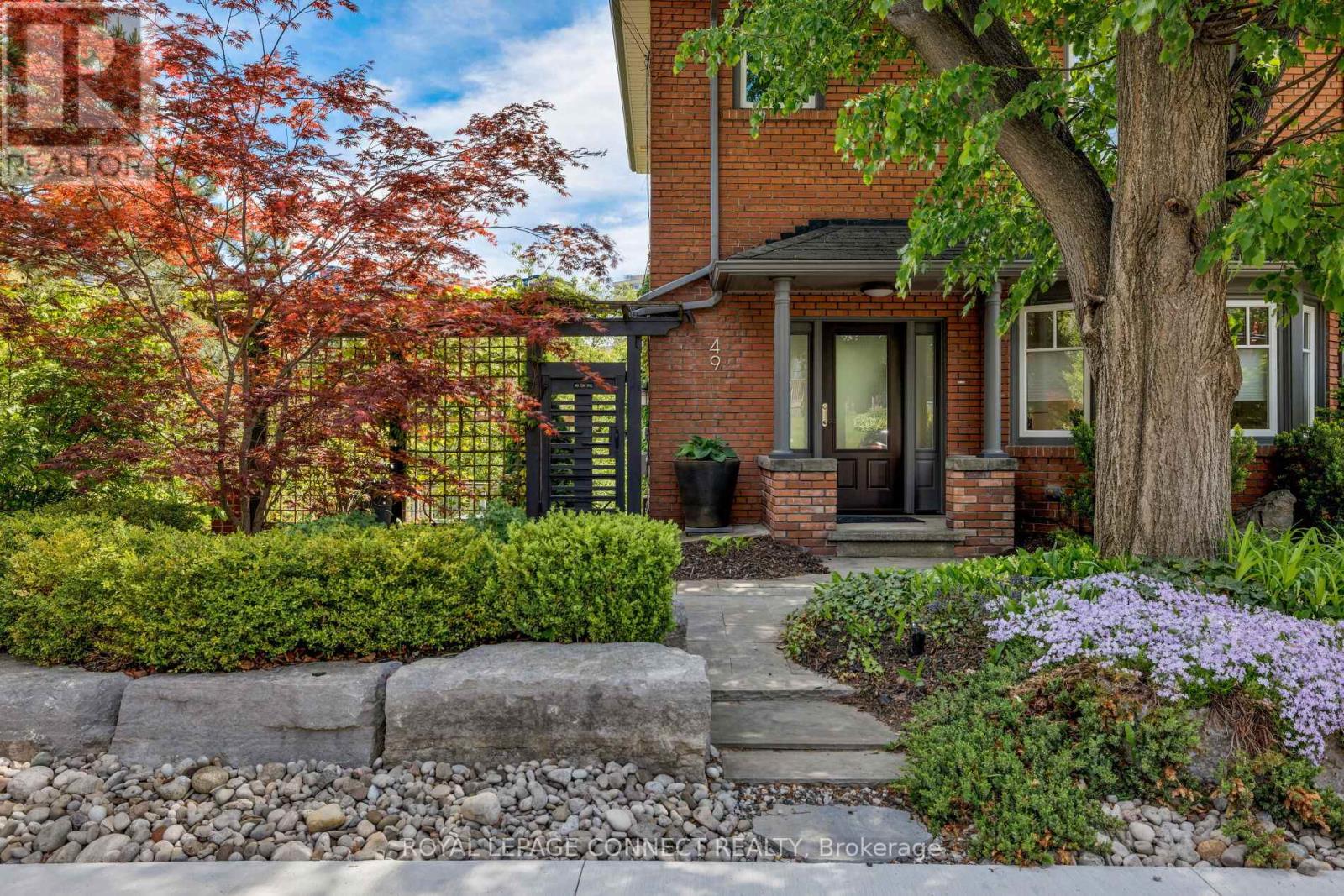 49 Evelyn Avenue, Toronto, Ontario  M6P 2Z2 - Photo 4 - W12163752