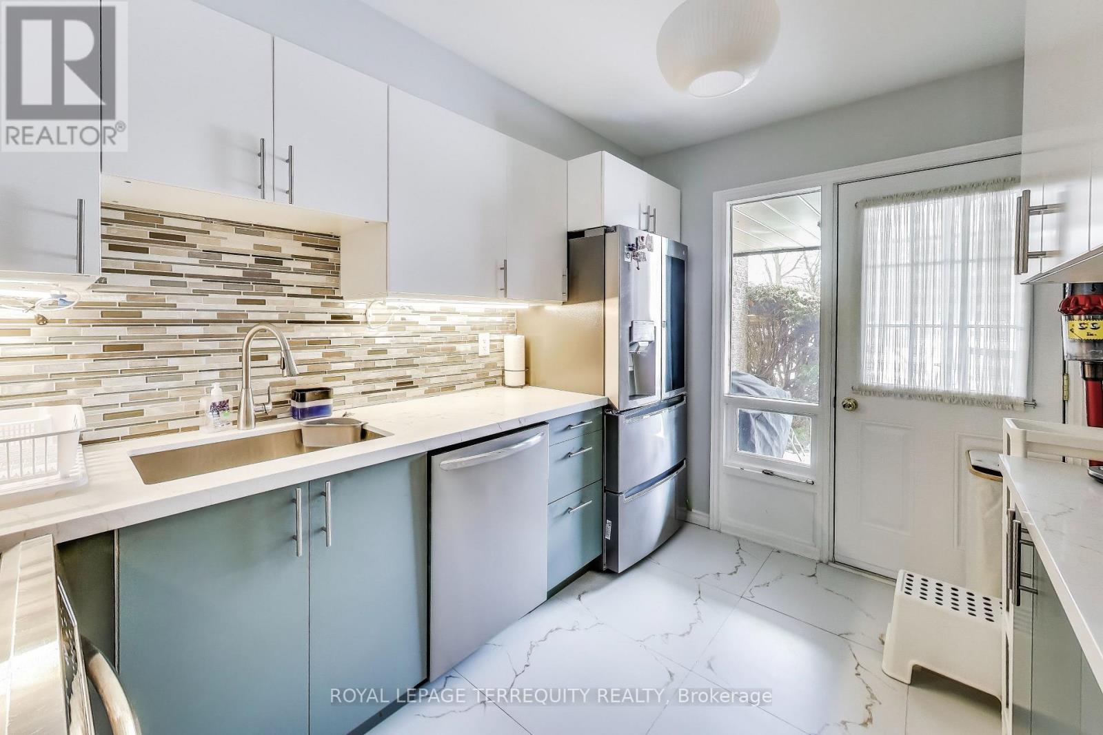52 - 2020 South Millway, Mississauga, Ontario  L5L 1K2 - Photo 10 - W12163790